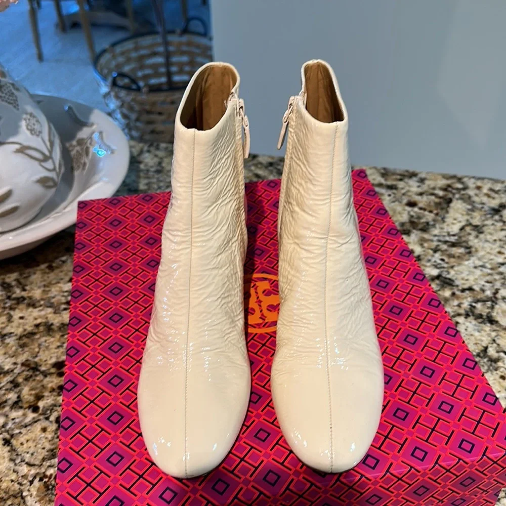 Tory Burch Juliana 65mm Bootie Naplak - Picture 2 of 14